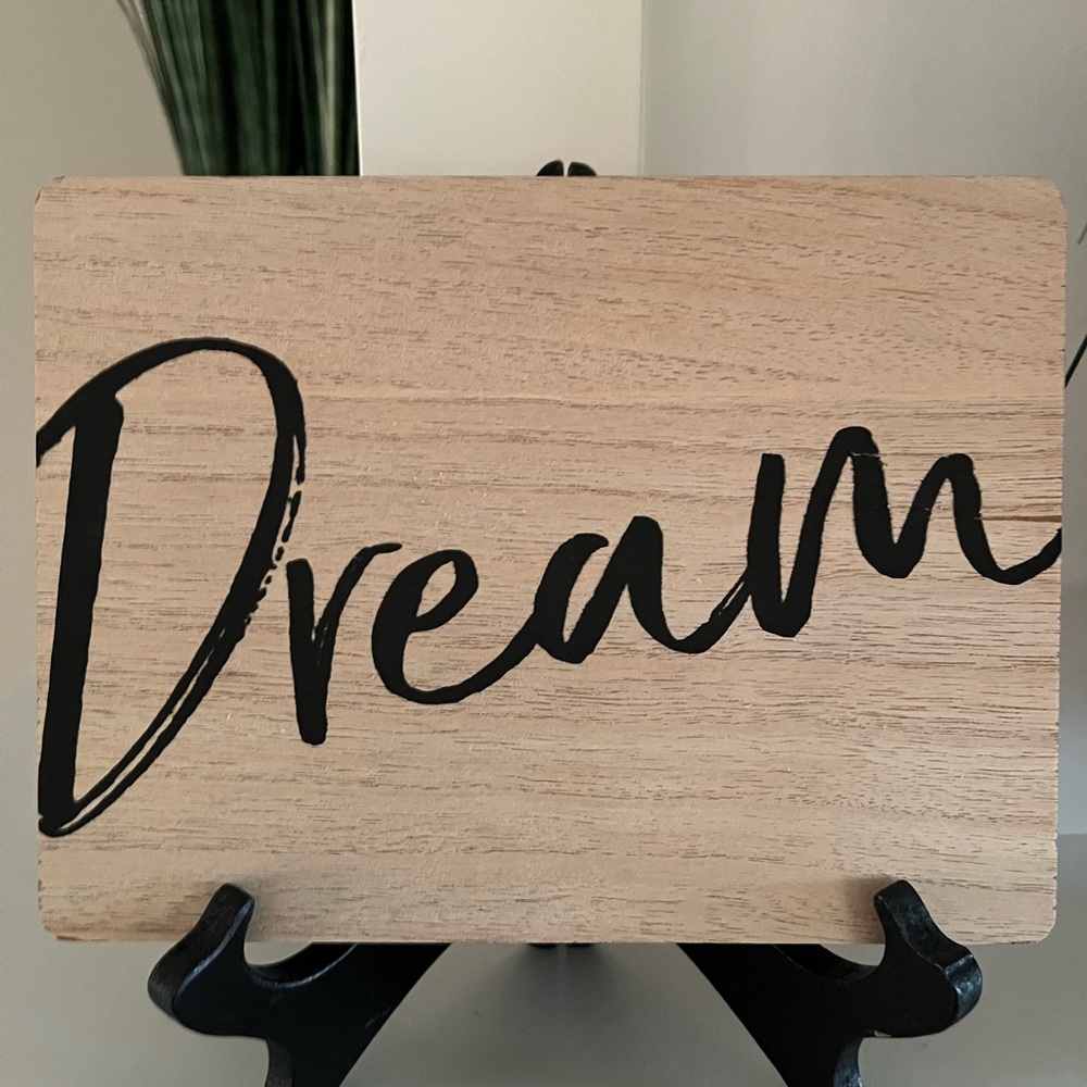 Farmhouse accent decor